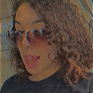 Meet your Posher, Leanna